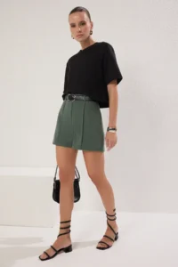 TRENDYOLMiLLA Green Rib Detailed Weaving Shorts