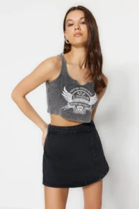 TRENDYOLMiLLA Black slit denim Shorts Skirt - Image 2