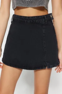 TRENDYOLMiLLA Black slit denim Shorts Skirt - Image 4