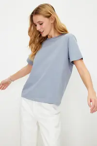TRENDYOLMİLLA Gray 100% Cotton Basic Crew Neck Knitting T-Shirt - Image 2
