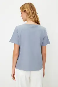 TRENDYOLMİLLA Gray 100% Cotton Basic Crew Neck Knitting T-Shirt - Image 6