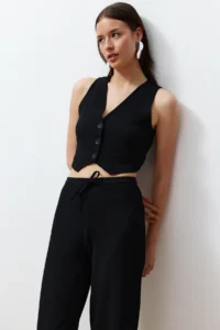 TRENDYOLMİLLA Black buttoned V-neck Wide Leg Knitting Vest/Pants Top and Bottom Set - Image 3