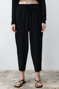 TRENDYOLMİLLA Black Weaving Shirt-Pants Aerobin Set - Image 4