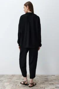 TRENDYOLMİLLA Black Weaving Shirt-Pants Aerobin Set - Image 6