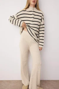 TRENDYOLMİLLA Ecru*001 Wide Pattern Zippered Striped Basic Knitwear Top and Bottom Set - Image 3