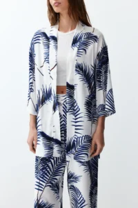 TRENDYOLMİLLA White Indigo Tropical Patterned Weaving Viscose Kimono Wide Leg Pants Set - Image 4