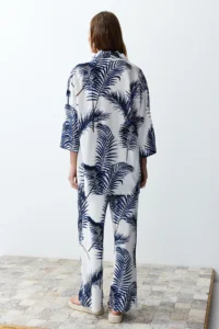TRENDYOLMİLLA White Indigo Tropical Patterned Weaving Viscose Kimono Wide Leg Pants Set - Image 6