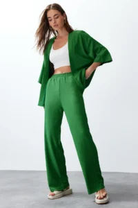 TRENDYOLMİLLA Green relaxed/Rahat Kesim Knitting Kimona Pants Top and Bottom Set - Image 3