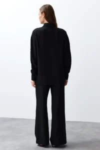 TRENDYOLMİLLA Black Weaving Shirt-Pants Apoletli Set - Image 6