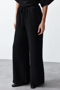 TRENDYOLMİLLA Black V-neck Weaving Blouse-Pants Set - Image 5