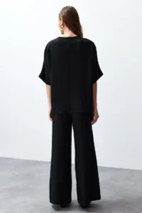 TRENDYOLMİLLA Black V-neck Weaving Blouse-Pants Set - Image 6