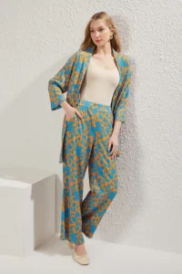 TRENDYOLMİLLA Orange Printed Rahat Kesim Flexible Kimonolu Knitting Top and Bottom Set - Image 2