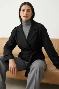 TRENDYOLMİLLA Black Premium Weaving Crop Blazer Jacket - Image 2
