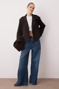 TRENDYOLMİLLA Dark Brown Premium Weaving Crop Blazer Jacket - Image 5
