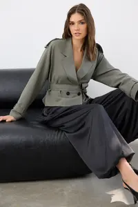 TRENDYOLMİLLA Khaki Premium Weaving Crop Blazer Jacket - Image 2