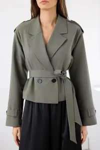 TRENDYOLMİLLA Khaki Premium Weaving Crop Blazer Jacket - Image 3