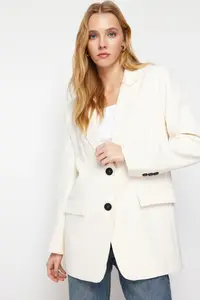 TRENDYOLMİLLA Ecru Oversized Basic Weaving Blazer Jacket - Image 3