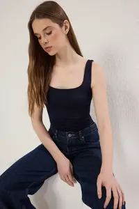 TRENDYOLMİLLA Navy Blue Fitted Back Detailed Square Neck snaps Flexible Knitting Bodysuit .D.00026