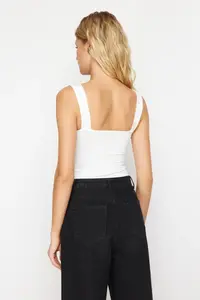 TRENDYOLMİLLA White Fitted Back Detailed Square Neck snaps Flexible Knitting Bodysuit .D.00026 - Image 6