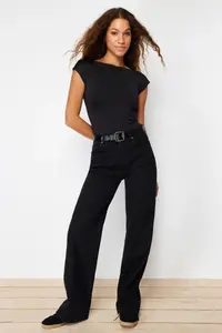 TRENDYOLMİLLA Black Fitted Boat Neck Flexible snaps Knitting Bodysuit .D.00029 - Image 2