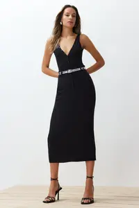 TRENDYOLMİLLA Black Fitted V-neck Ribbed Flexible snaps Knitting Bodysuit .D.00032 - Image 2