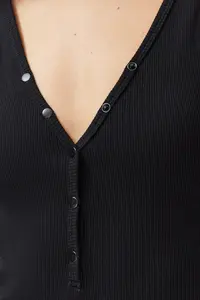 TRENDYOLMİLLA Black Fitted V-neck Ribbed Flexible snaps Knitting Bodysuit .D.00032 - Image 4