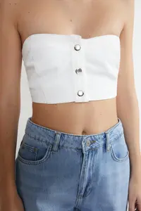 TRENDYOLMİLLA White Front buttoned Strapless Collar Mini denim Bustier - Image 4