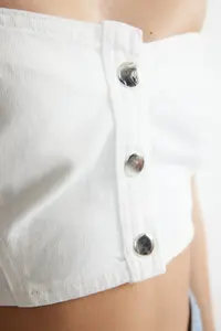 TRENDYOLMİLLA White Front buttoned Strapless Collar Mini denim Bustier - Image 5