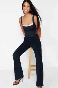TRENDYOLMİLLA Dark Blue Lace Collar Detailed Sleeveless denim comfort/Flexible Crop Bustier - Image 3