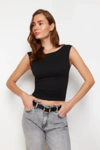 TRENDYOLMİLLA Black Low-cut back Fitted Regular Size Cotton Flexible Knitting Blouse - Image 2