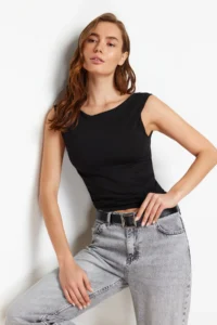 TRENDYOLMİLLA Black Low-cut back Fitted Regular Size Cotton Flexible Knitting Blouse - Image 3