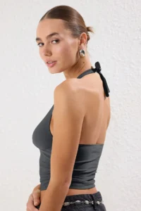 TRENDYOLMİLLA Anthracite Printed Barbell Neck Fitted Crop Flexible Knitting Blouse - Image 3