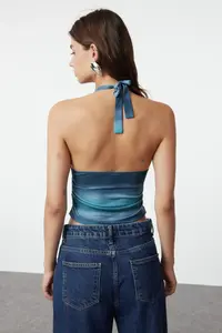TRENDYOLMİLLA Indigo Barbell Neck Fitted Flexible Crop Knitting Blouse - Image 8