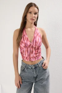 TRENDYOLMİLLA Pink Printed Barbell Neck Fitted Crop Flexible Knitting Blouse
