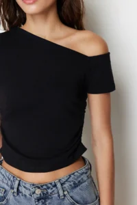 TRENDYOLMİLLA Black Shirred Asymmetric Yaka Flexible  Knitting Blouse - Image 5