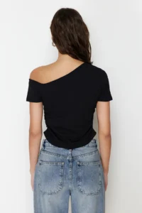 TRENDYOLMİLLA Black Shirred Asymmetric Yaka Flexible  Knitting Blouse - Image 6