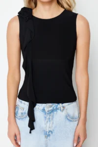 TRENDYOLMİLLA Black Rose Accessory Detailed Frilly Flexible Regular Knitting Blouse - Image 4