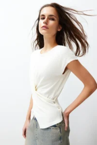 TRENDYOLMİLLA Ecru Cotton T-Shirt Look Blouse - Image 3