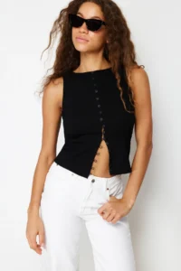 TRENDYOLMİLLA Black buttoned Fitted Ribbed Flexible Knitting Blouse - Image 2