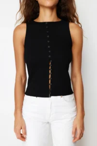 TRENDYOLMİLLA Black buttoned Fitted Ribbed Flexible Knitting Blouse - Image 5