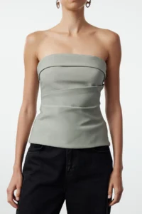 TRENDYOLMİLLA Light Khaki Strapless Fitted Drapeli Weaving Blouse - Image 4