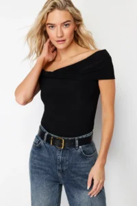 TRENDYOLMİLLA Black Carmen Collar Fitted Flexible Crop Knitting Madonna Collar Blouse - Image 2