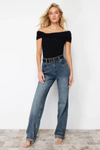 TRENDYOLMİLLA Black Carmen Collar Fitted Flexible Crop Knitting Madonna Collar Blouse - Image 3