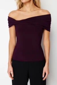 TRENDYOLMİLLA Plum Carmen Collar Fitted Flexible Crop Knitting Madonna Collar Blouse - Image 5