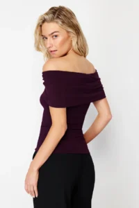 TRENDYOLMİLLA Plum Carmen Collar Fitted Flexible Crop Knitting Madonna Collar Blouse - Image 6