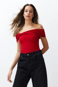 TRENDYOLMİLLA Rejection Carmen Collar Fitted Flexible Crop Knitting Madonna Collar Blouse