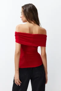 TRENDYOLMİLLA Rejection Carmen Collar Fitted Flexible Crop Knitting Madonna Collar Blouse - Image 6