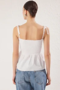 TRENDYOLMİLLA Ecru Cotton Poplin Fitted Detailed Sleeveless Gipelli Flexible Knitting Blouse - Image 5