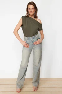 TRENDYOLMİLLA Khaki Regular/Normal Pattern Asymmetric Collar Zero Sleeve Flexible Knitting Blouse - Image 3