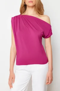 TRENDYOLMİLLA Fuchsia Regular/Normal Pattern Asymmetric Collar Zero Sleeve Flexible Knitting Blouse - Image 4